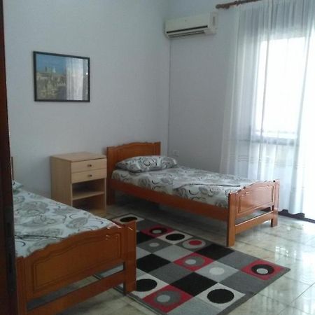 Vila Sula Guesthouse Durres Bagian luar foto