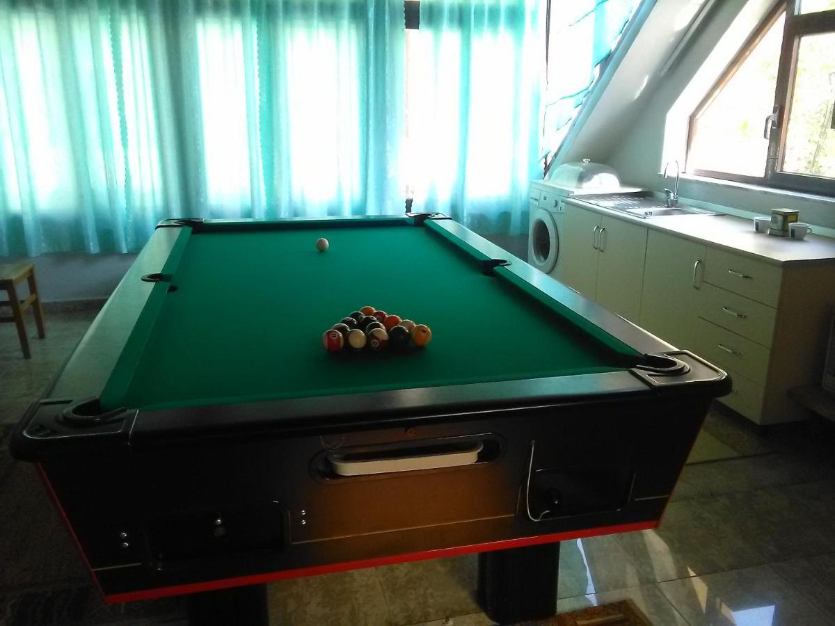 Vila Sula Guesthouse Durres Bagian luar foto